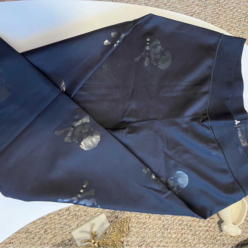 Ultracor Black Leggings with Skull Design